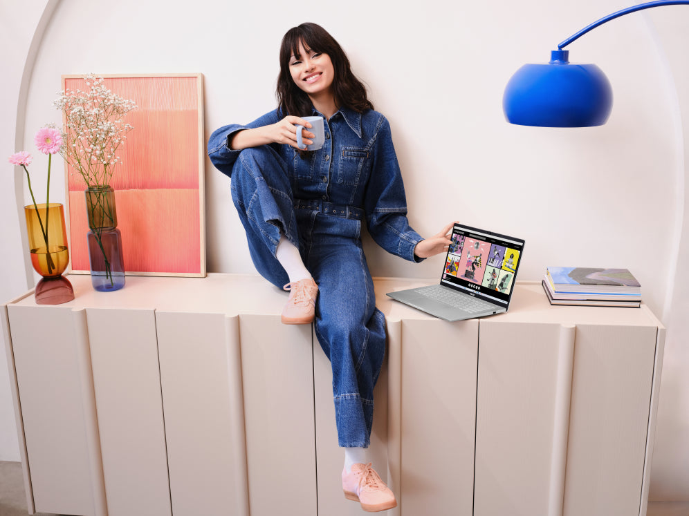 ASUS Vivobook S 14 S3407CA-LY075W - Ordenador Portátil 14" WUXGA (Intel Core Ultra 5 225H. 16GB RAM. 1TB SSD. Arc 130T. Windows 11 Home) Plata Fría - Teclado QWERTY español