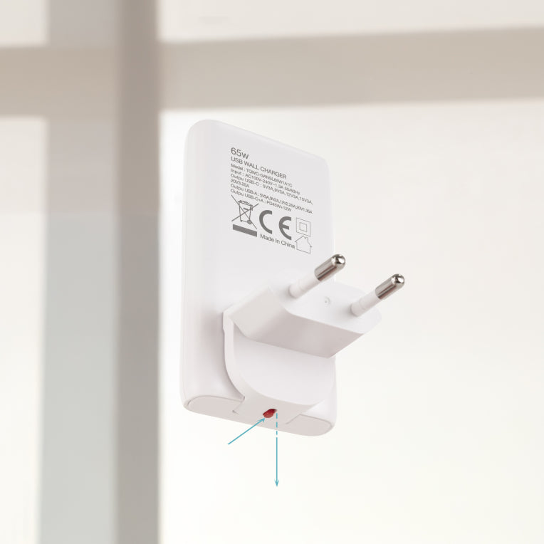 TooQ Cargador de viaje Tipo C y Tipo A. GaN 65W. USB-C/PD + USB-A/QC. Blanco