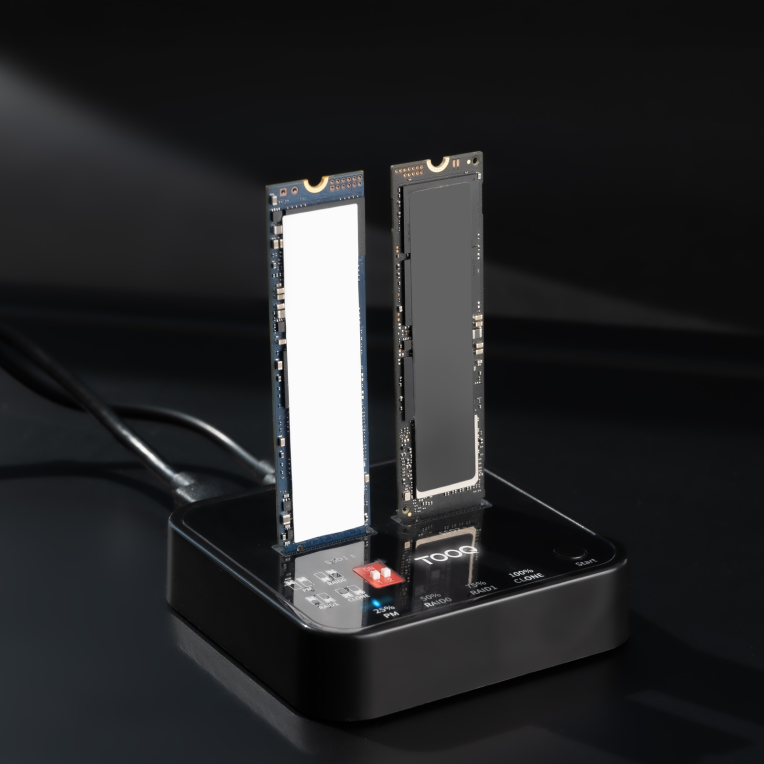 TooQ Docking Station USB-C 3.2 Gen 2 Dual Bay para SSD M.2 NGFF/NVMe Clonador. Negro - detalle