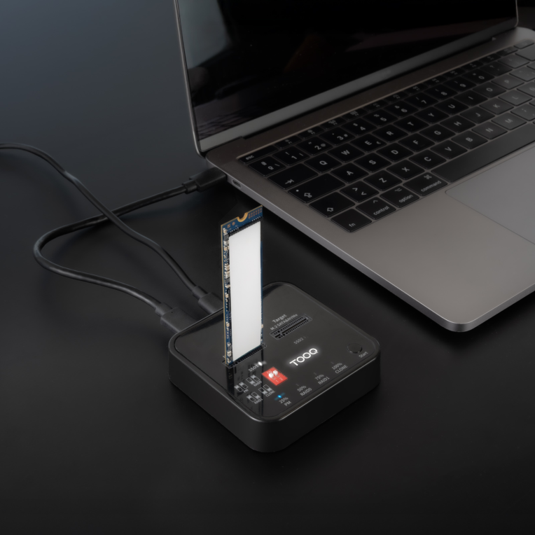 TooQ Docking Station USB-C 3.2 Gen 2 Dual Bay para SSD M.2 NGFF/NVMe Clonador. Negro - detalle