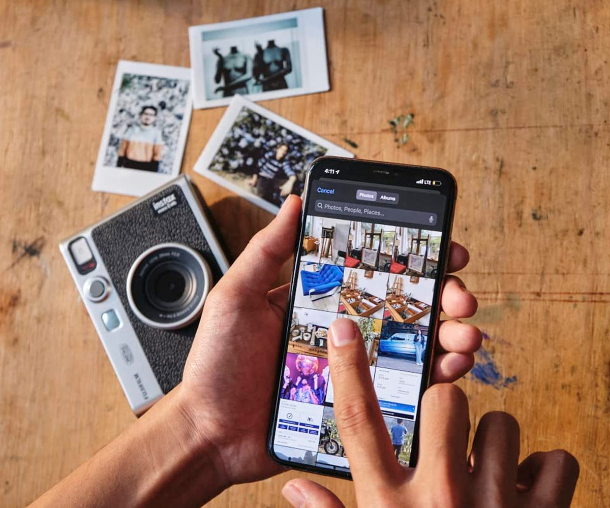 FUJIFILM INSTAX MINI EVO BLACK / CÁMARA INSTANTÁNEA - detalle