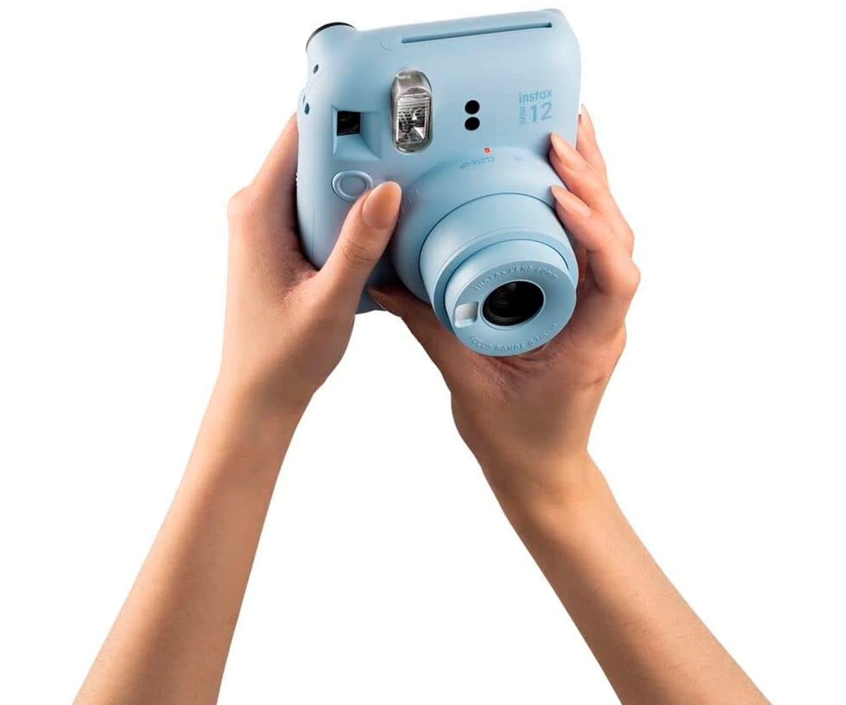 FUJIFILM INSTAX MINI 12 PASTEL BLUE / CÁMARA INSTANTÁNEA - detalle