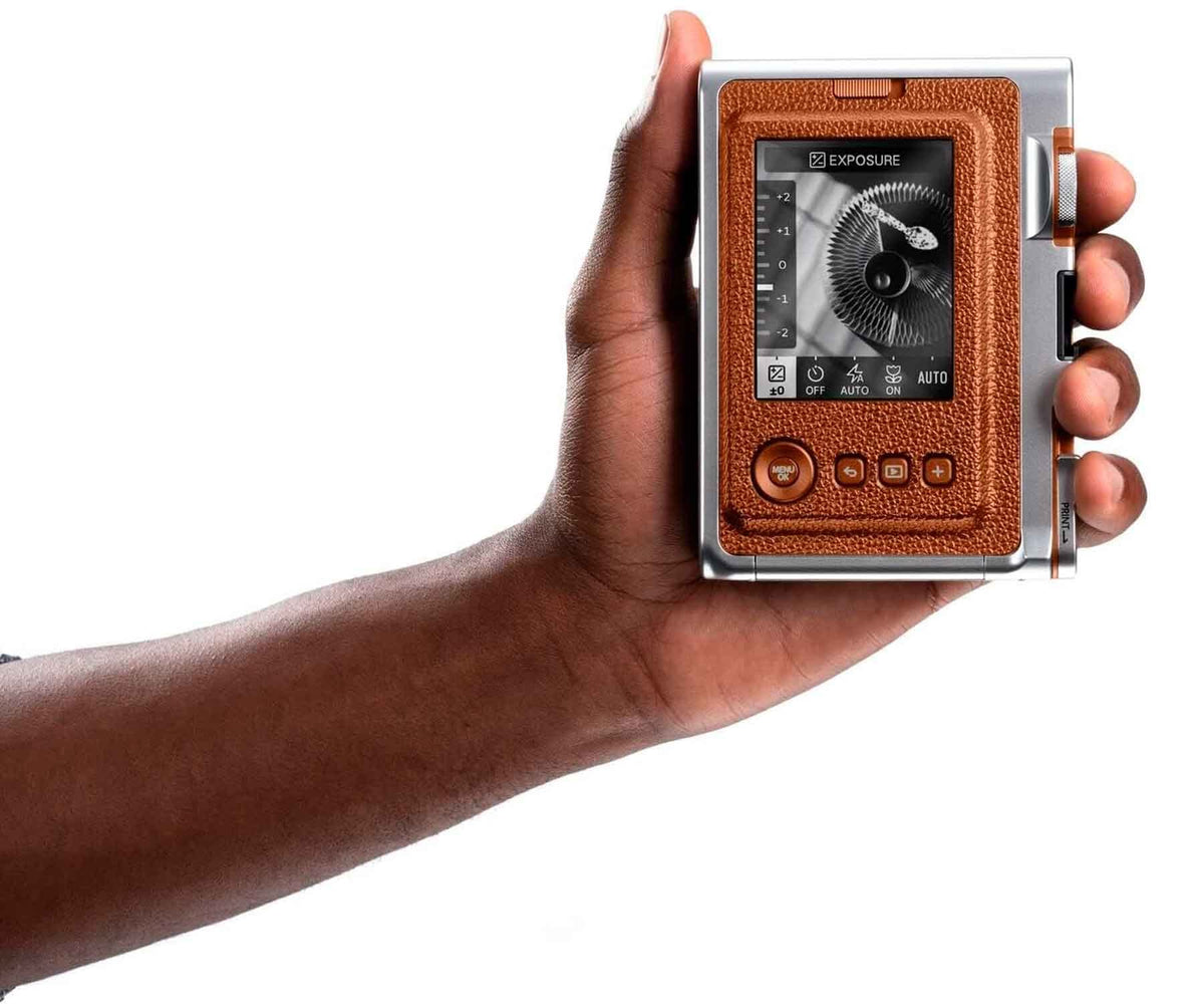 FUJIFILM INSTAX MINI EVO BROWN / CÁMARA INSTANTÁNEA - detalle