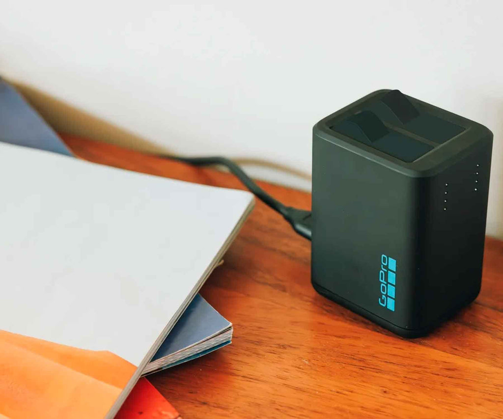 GOPRO DUAL CHARGER + ENDURO BAT / CARGADOR DOBLE DE BATERÍAS HERO13 - detalle