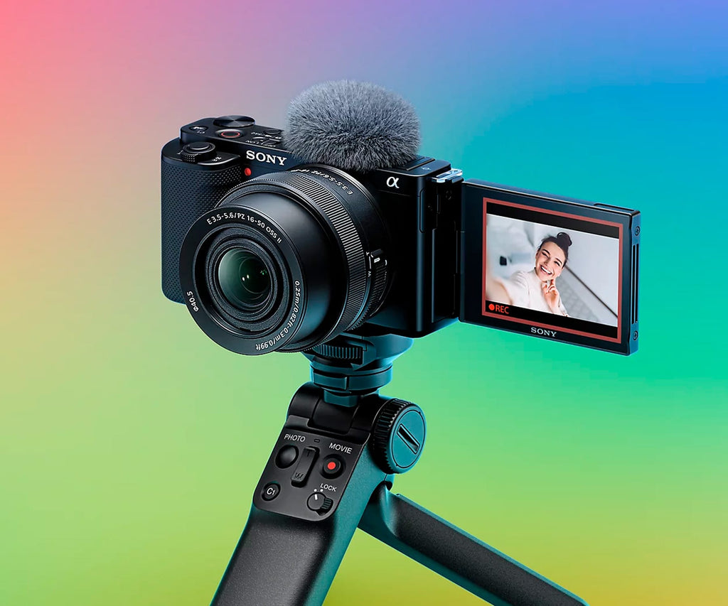 SONY ZV-E10 + 16-50MM NEGRO / CÁMARA VLOGGING + OBJETIVO ZOOM 16-50MM F3.5-5.6 - detalle