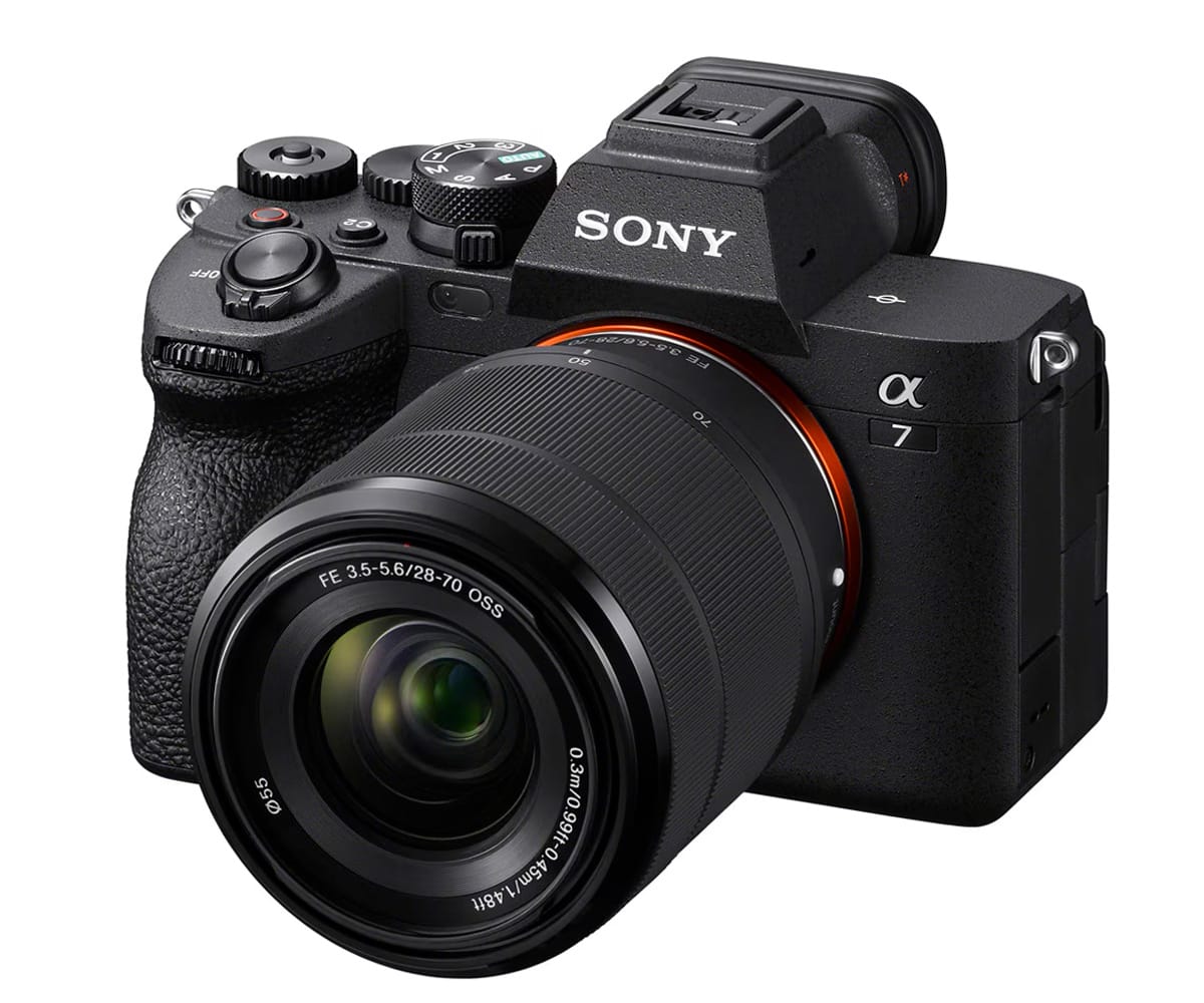 SONY ILCE7M4B NEGRO / CÁMARA HÍBRIDA FULL-FRAME Α7 IV + LENTE DE ZOOM DE 28-70 MM - detalle