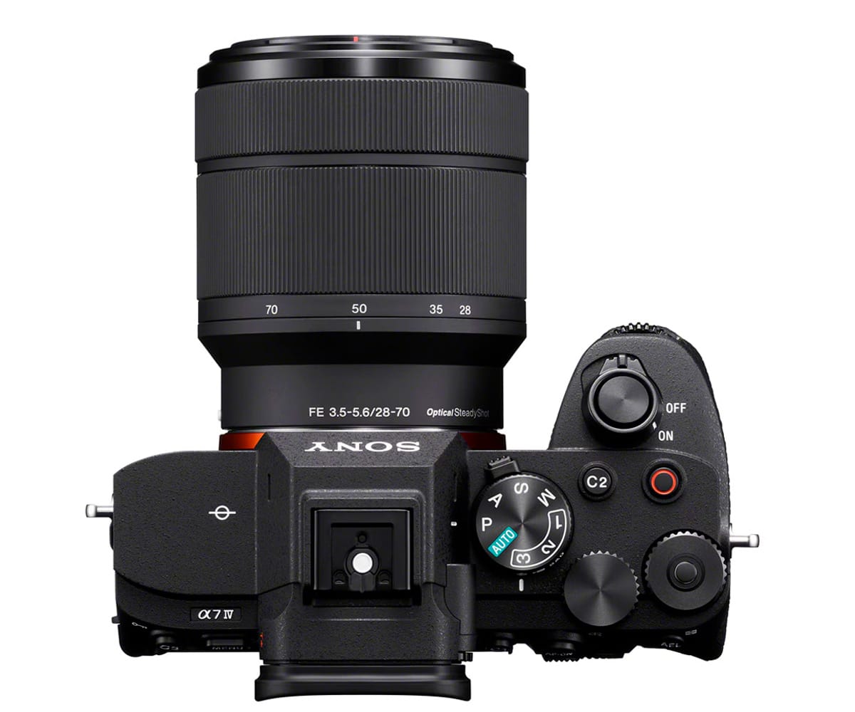 SONY ILCE7M4B NEGRO / CÁMARA HÍBRIDA FULL-FRAME Α7 IV + LENTE DE ZOOM DE 28-70 MM - detalle
