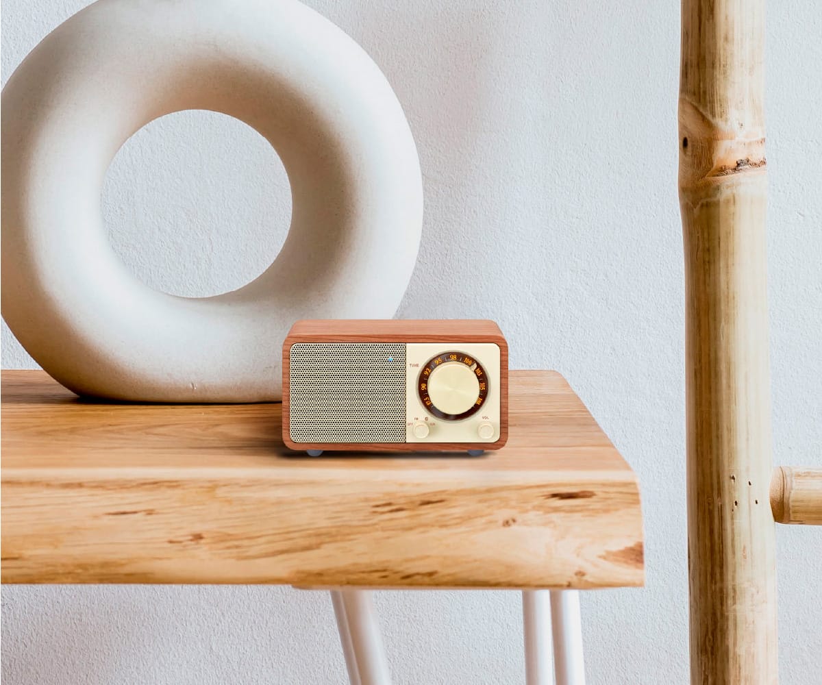 SANGEAN WR-7 PLUS CEREZO NATURAL / RADIO CON MUEBLE DE MADERA FM / BLUETOOTH / AUX - detalle