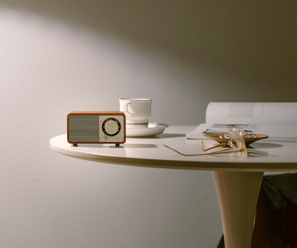 SANGEAN WR-7 PLUS CEREZO NATURAL / RADIO CON MUEBLE DE MADERA FM / BLUETOOTH / AUX - detalle