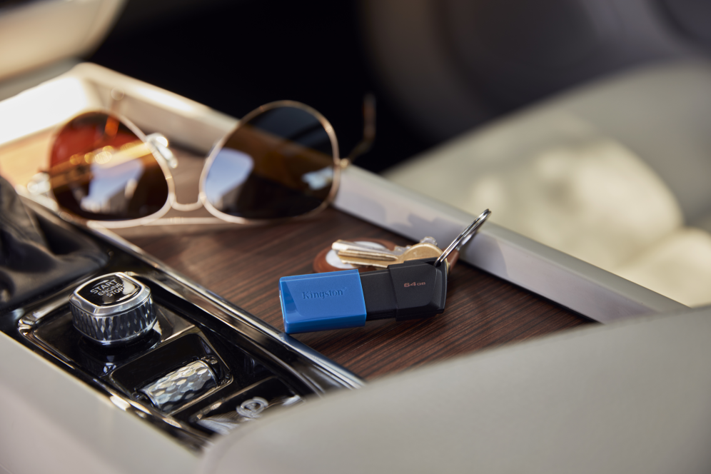 Kingston Technology DataTraveler 64GB USB3.2 Gen 1 Exodia M (Negro + Azul) - detalle