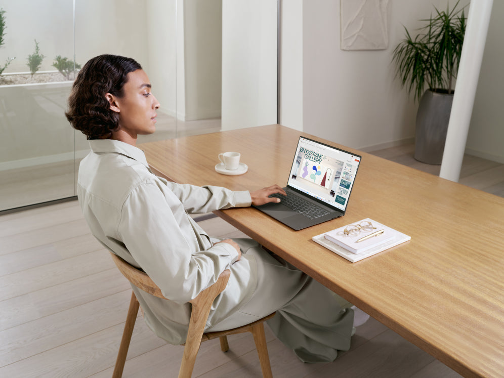 ASUS Zenbook S 16 OLED UM5606WA-RK320W Copilot+ PC - Ordenador Portátil 16" WQXGA+ 120Hz (AMD Ryzen AI 9 370. 32GB RAM. 1TB SSD. Radeon 890M. Windows 11 Home) Gris Zumaia - Teclado QWERTY español