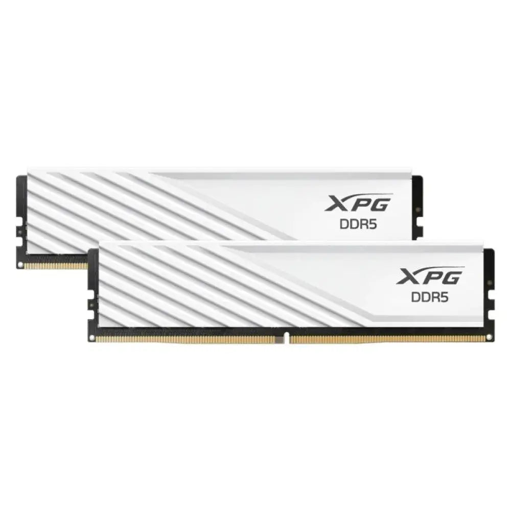 Memoria RAM DDR5 A-DATA XPG Lancer 2x16GB 6000MHz CL36 en color blanco, vista de las módulos de memoria.