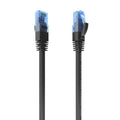 Cable RJ45 Cat.6 UTP AISENS negro de 0.5m, compatible con conectores de red, ideal para instalaciones de redes Ethernet.