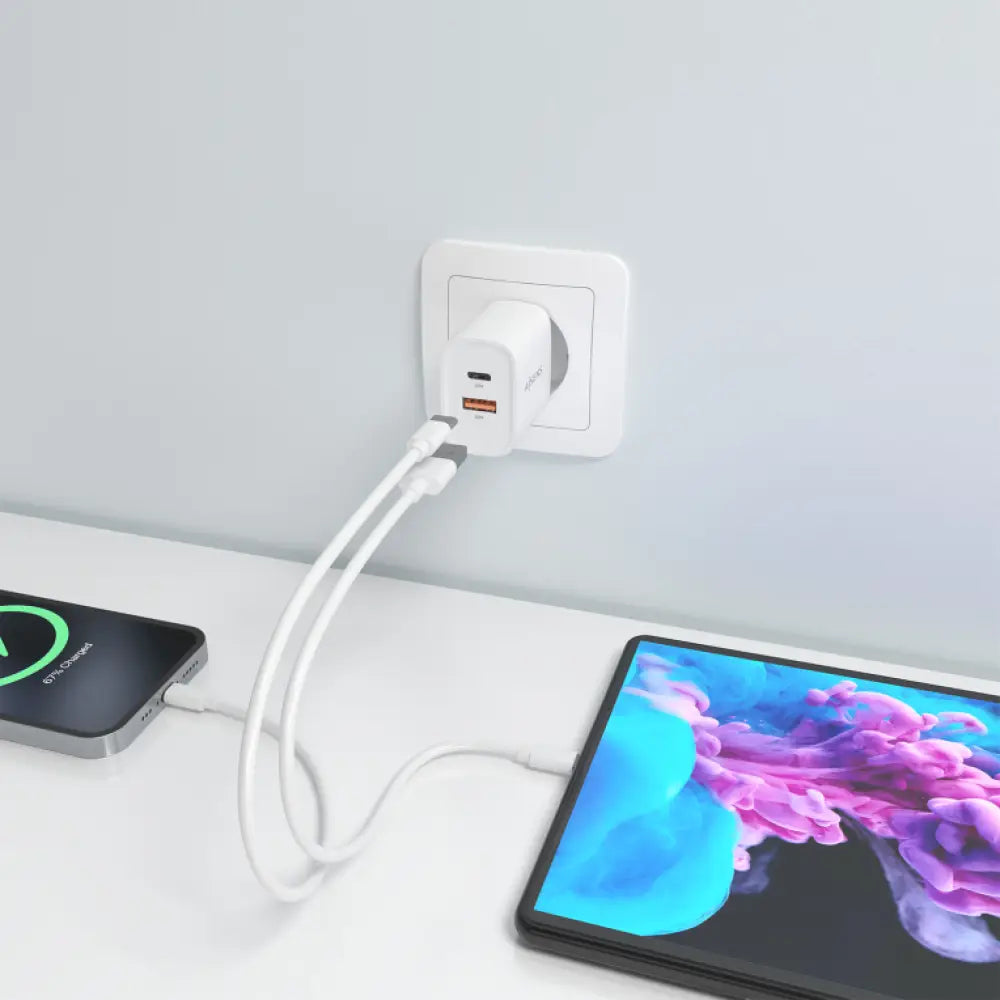 AISENS Cargador GaN 30W. 1xUSB-C PD3.0 QC4.0. 1xUSB-A QC3.0. Blanco - detalle