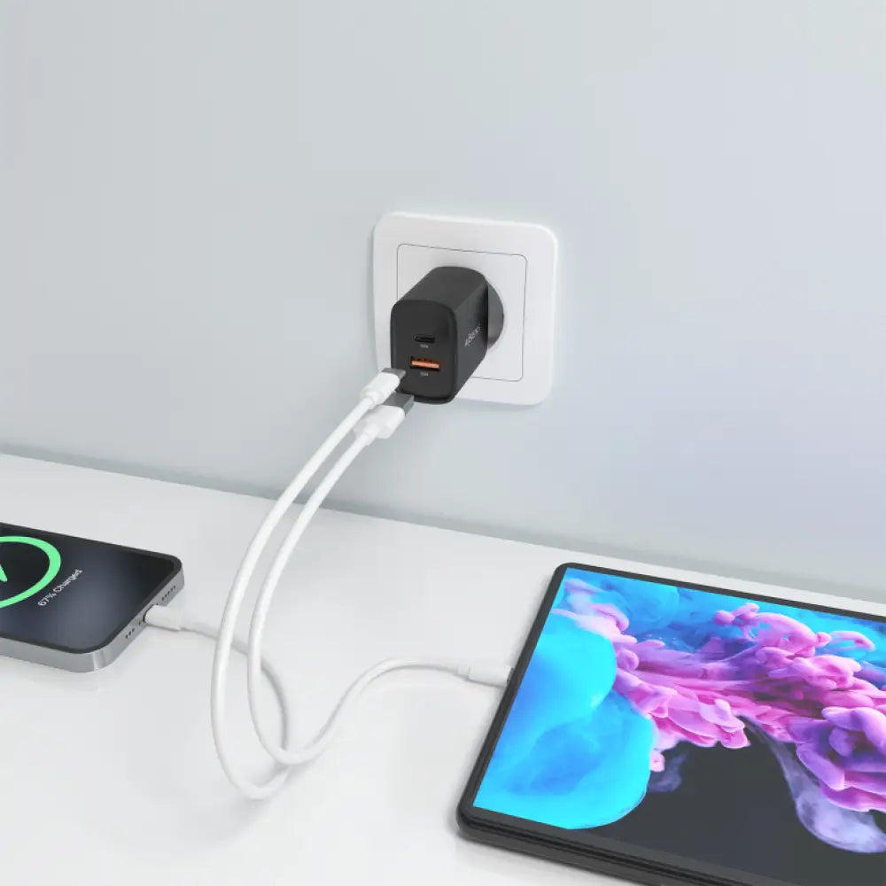 AISENS Cargador GaN 30W. 1xUSB-C PD3.0 QC4.0. 1xUSB-A QC3.0. Negro - detalle