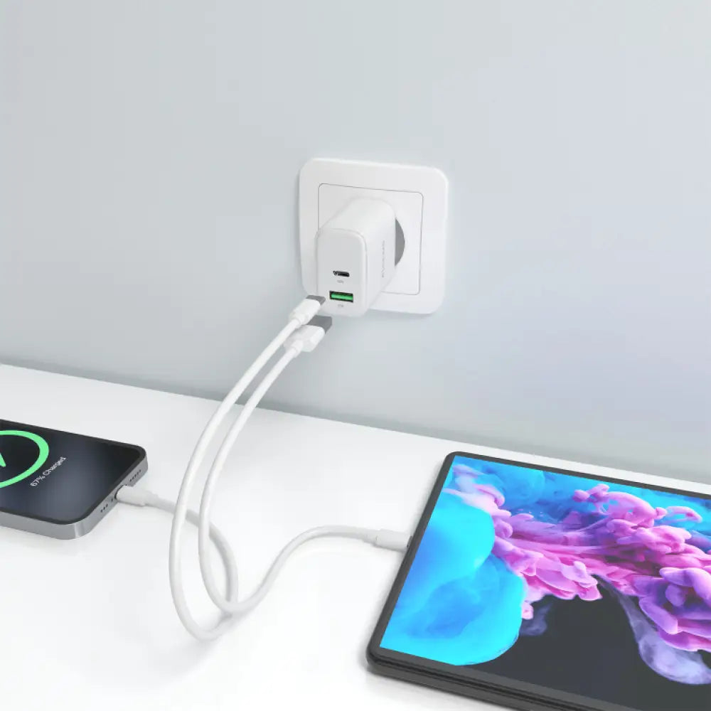 AISENS Cargador GaN 45W. 1xUSB-C PD3.0 QC4.0. 1xUSB-A QC3.0. Blanco - detalle