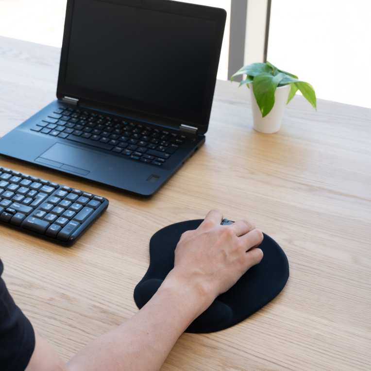 ALFOMBRILLA RATON TOOQ ERGONOMICA GEL NEGRO - detalle