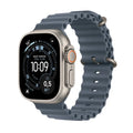 Reloj inteligente Apple Watch Ultra 3 de 49 mm en titanio con pantalla OLED táctil de 422 x 514 píxeles, con funciones 5G, WiFi y GPS.