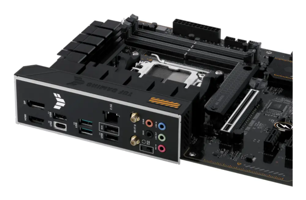 ASUS TUF GAMING A620-PRO WIFI AMD A620 Zócalo AM5 ATX - detalle