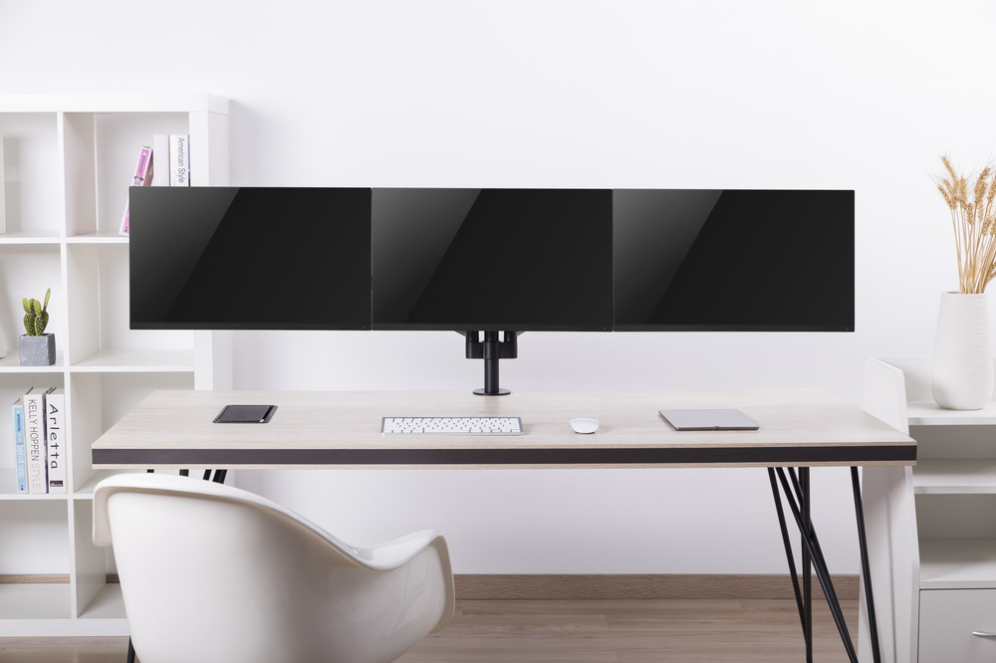 BRAZO DE MONITOR GEMBIRD AJUSTABLE DE MESA PARA 3 MONITORES MOV COMPLETO - detalle