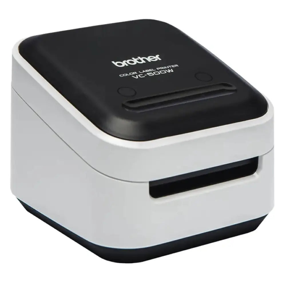 Impresora térmica Brother VC500W para etiquetas a color, con conexión USB y Wi-Fi, mostrando la impresora sobre una mesa.