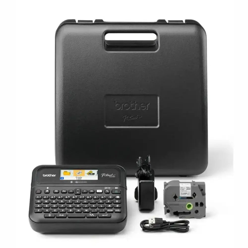 Impresora térmica Brother PTD610BTVP para etiquetado electrónico, vista frontal con pantalla y botones de control.