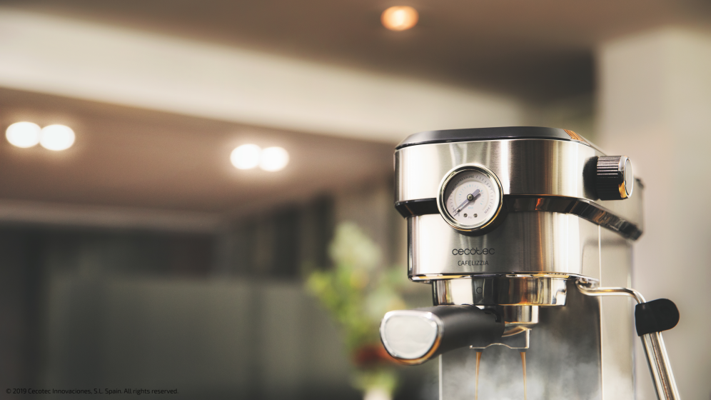 CAFETERA CECOTEC ESPRESSO CAFELIZZIA 790 STEEL PRO - detalle