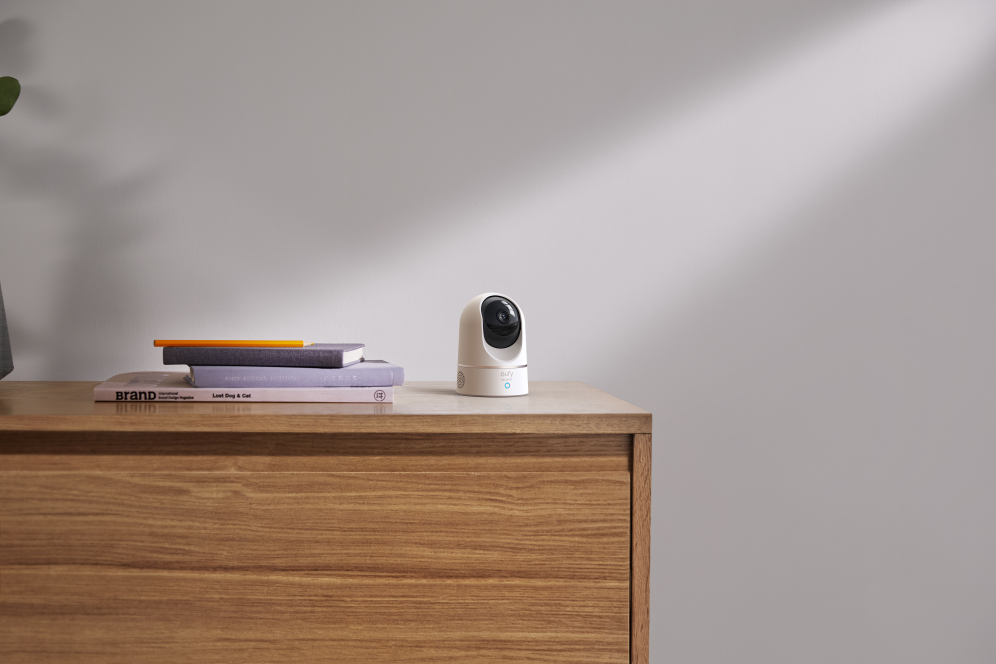 CAMARA VIGILANCIA EUFY INDOOR CAM 2K PAN TILT BLANCA - detalle