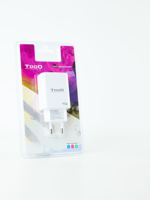 CARGADOR DE PARED TOOQ GAN USB C PD USB-A QC 45W - detalle