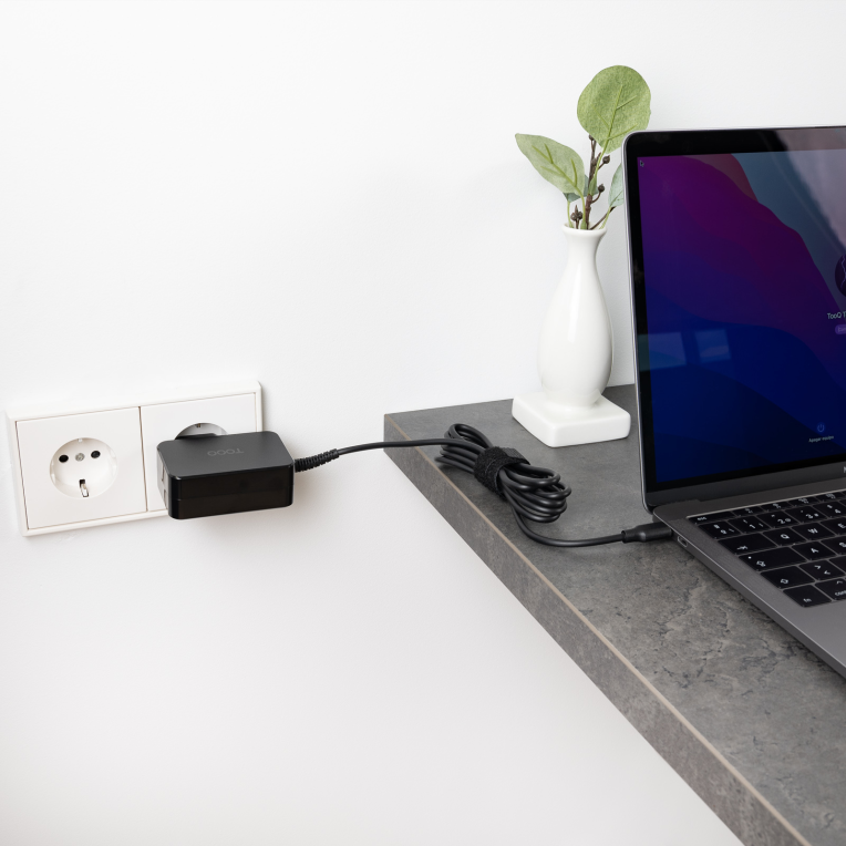 CARGADOR TOOQ PORTATIL GAN USB-C PD 45W NEGRO - detalle