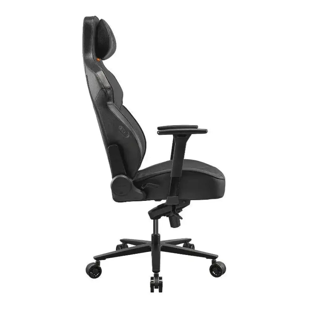 Silla gaming Cougar Nxsys Aero negra, asiento y respaldo acolchados, con brazos ajustables y diseño ergonómico para gamers.