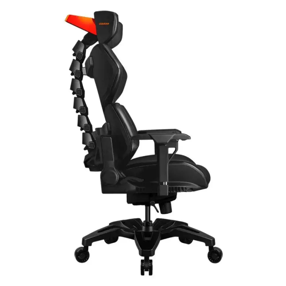 Silla gaming Cougar Terminator con respaldo alto y acolchado, diseñada para comodidad y soporte durante largas sesiones de juego.