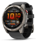 Reloj inteligente Garmin fenix 8 Pro con pantalla AMOLED táctil de 1.4 pulgadas, caja de titanio gris y funciones GPS.
