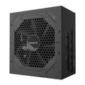Fuente de alimentación GIGABYTE GP-UD1000GM PG5 V2 de 1000W, vista de la carcasa y cables conectados.
