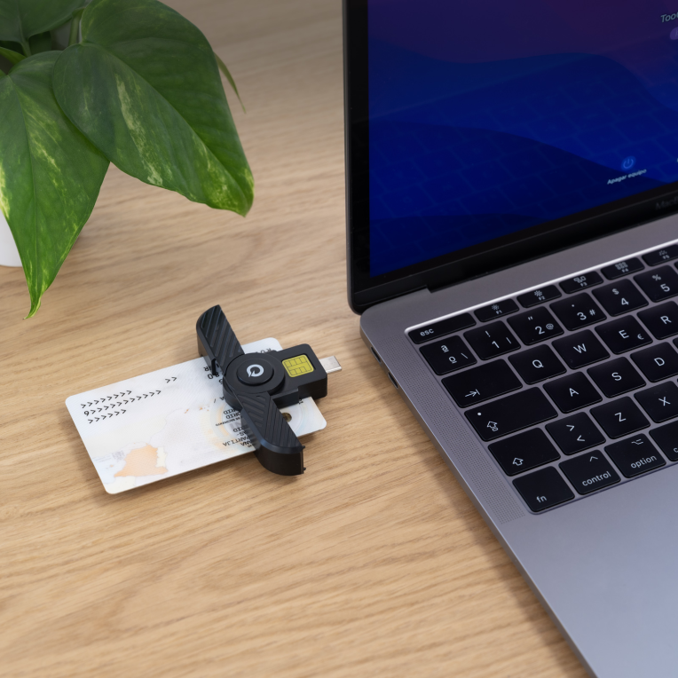 LECTOR TARJETAS TOOQ DNIE USB-C 2.0 NEGRO - detalle