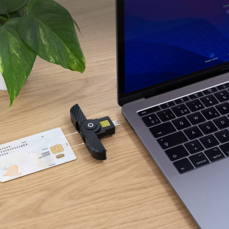 LECTOR TARJETAS TOOQ DNIE USB-C 2.0 NEGRO - detalle