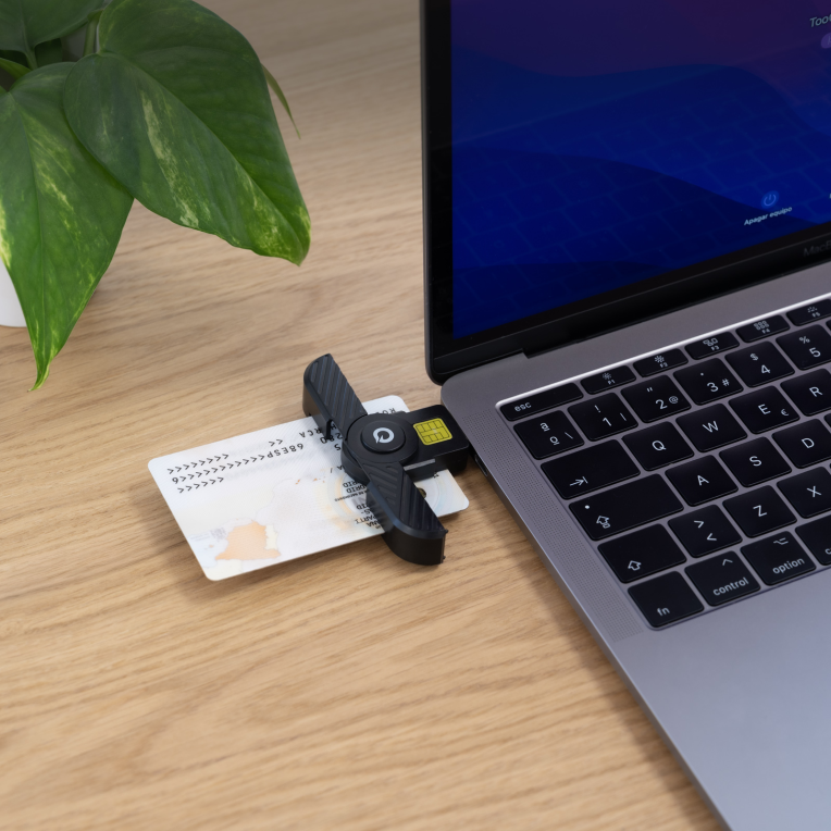 LECTOR TARJETAS TOOQ DNIE USB-C 2.0 NEGRO - detalle