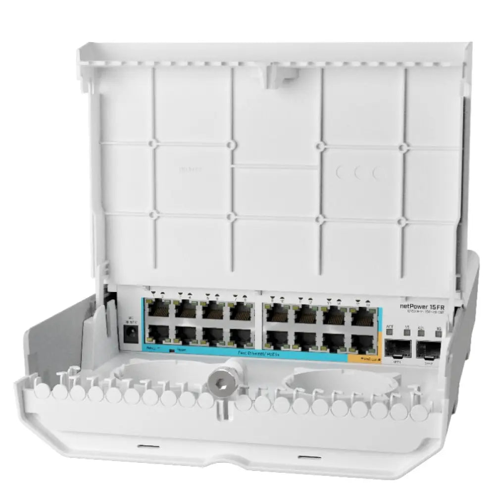 Interruptor Mikrotik CRS318-1Fi-15Fr-2S-OUT para armario, con puertos Ethernet y NetPower, en un entorno de red.
