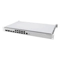 Interruptor MikroTik CRS812 DDQ con puertos 2x400G, 2x200G y 8x50G en armario de red, para alta velocidad y rendimiento.
