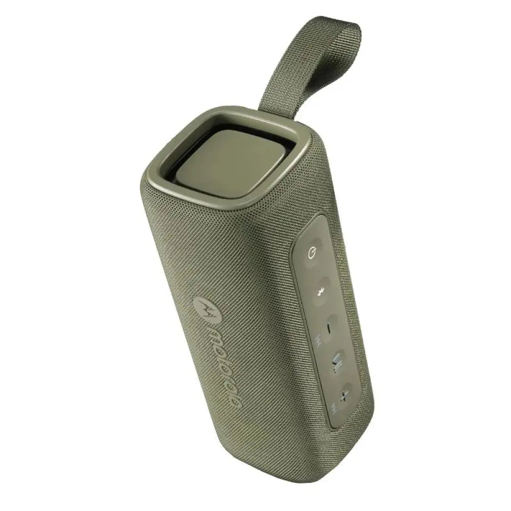Altavoz portátil Motorola ROKR 600 verde, con 30W, conexión Bluetooth, resistente IP67 y diseño compacto para exteriores.