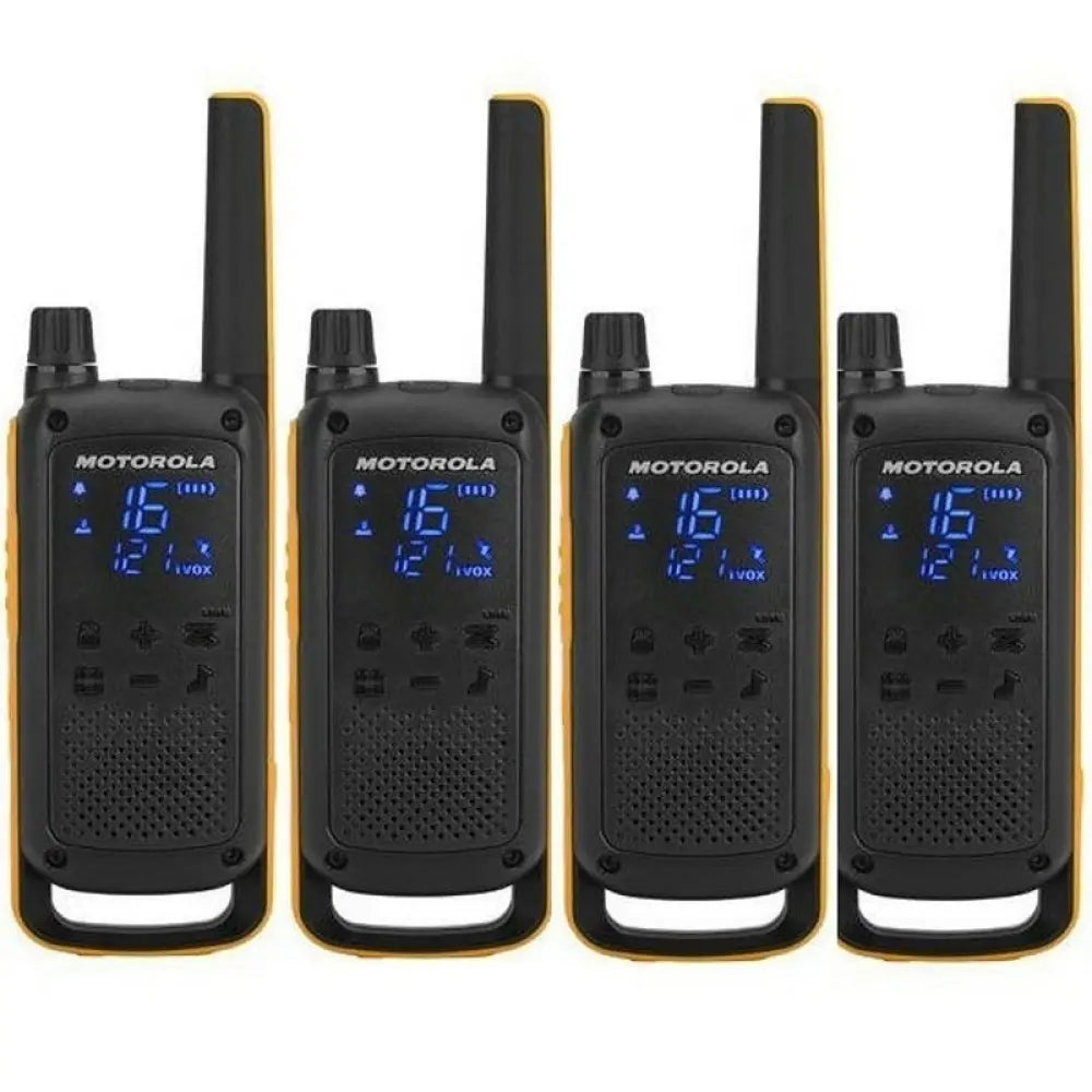 Walkie-talkie Motorola T82 Extreme con alcance de 10 km y 16 canales, diseño compacto para comunicación en exteriores.