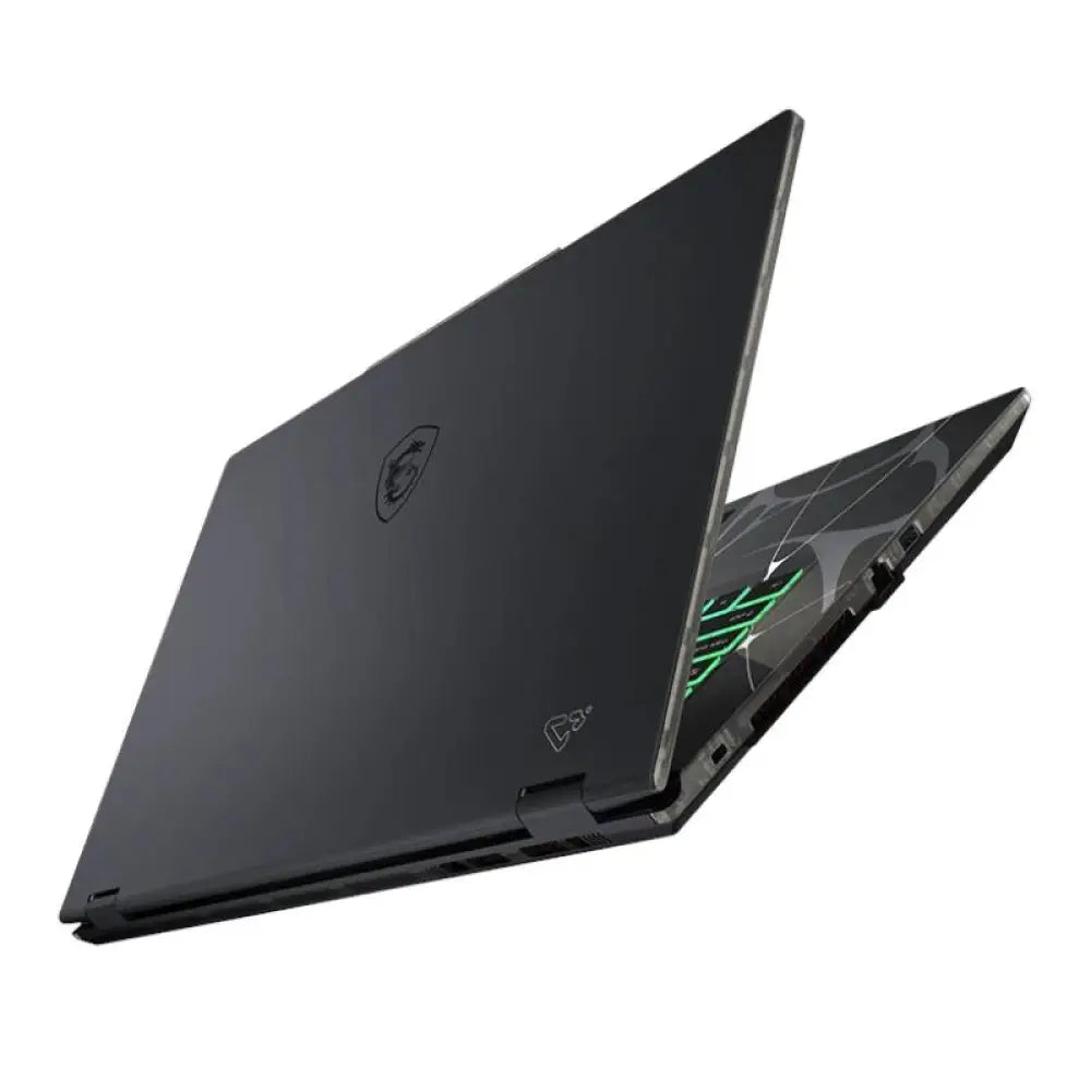 MSI Cyborg 17-068XES C7-240H 32 1TB 5060 DOS 17.3" - detalle