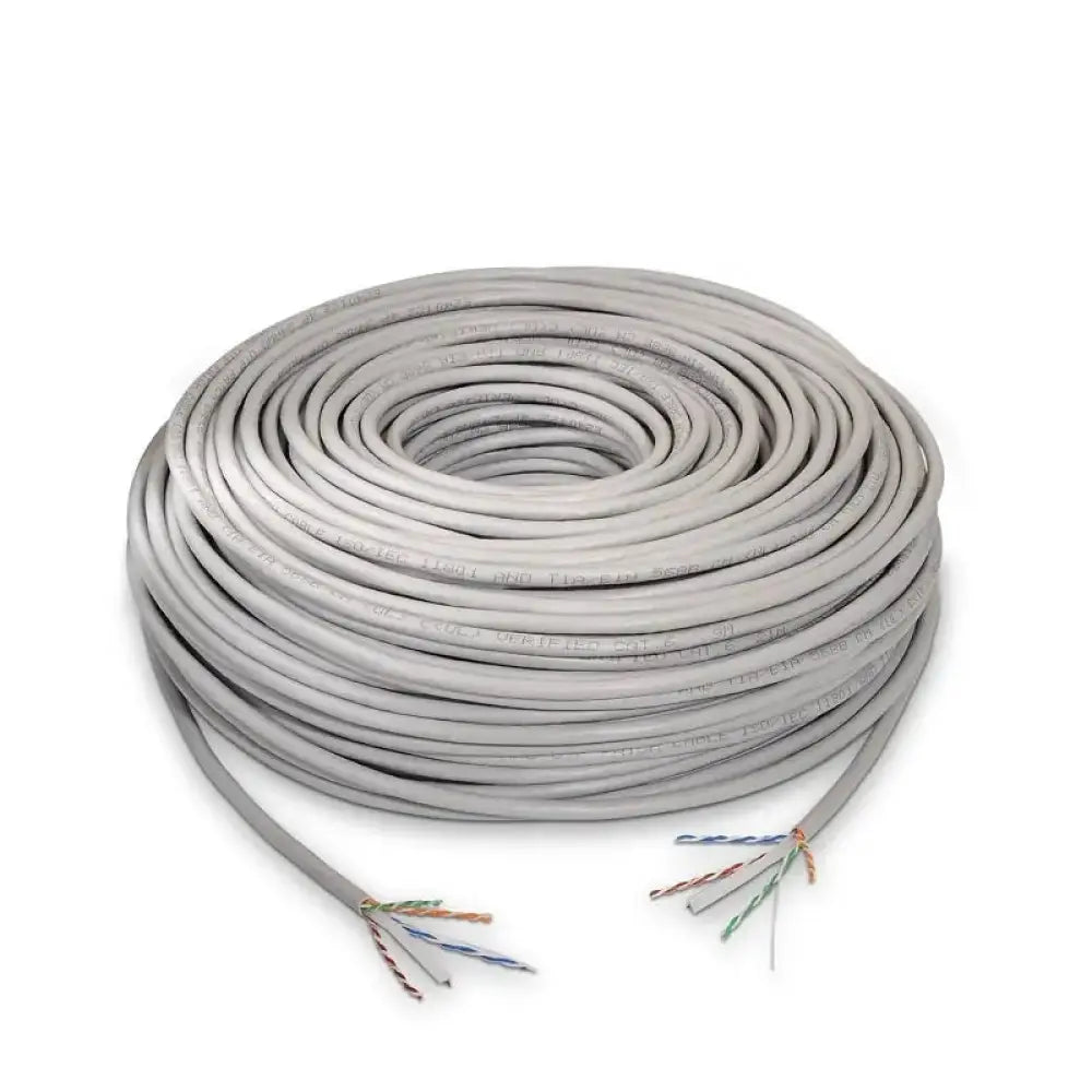 Cable RJ45 CAT6 UTP rígido de NANOCABLE, color rojo, con conectores para redes y herramientas de cableado.