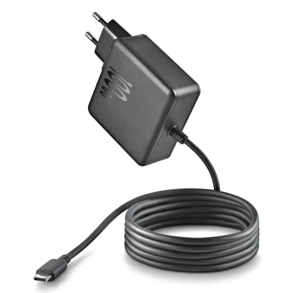 Cargador NGS de 100W con salida USB-C y cable para portátil, en color negro, conectado a un ordenador portátil.