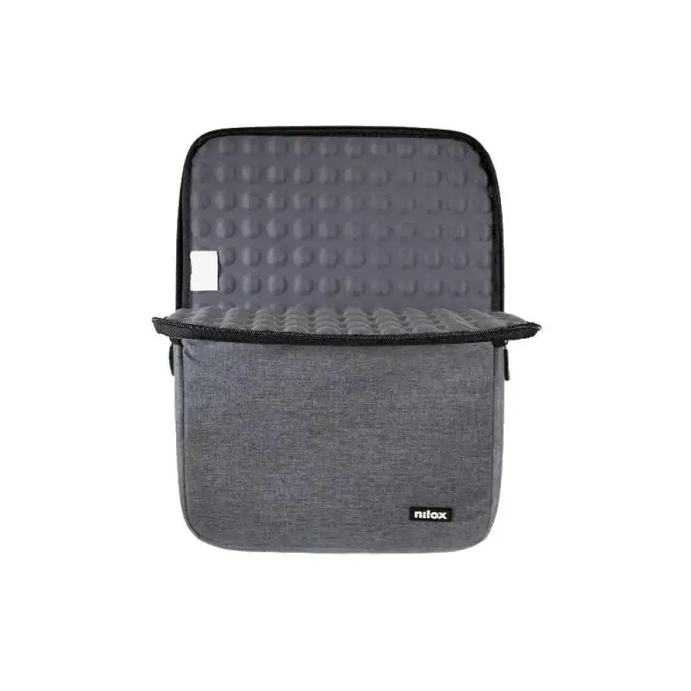 Funda NILOX Sleeve para portátil de 14.1 pulgadas en color gris, protección y ajuste cómodo para tu laptop.