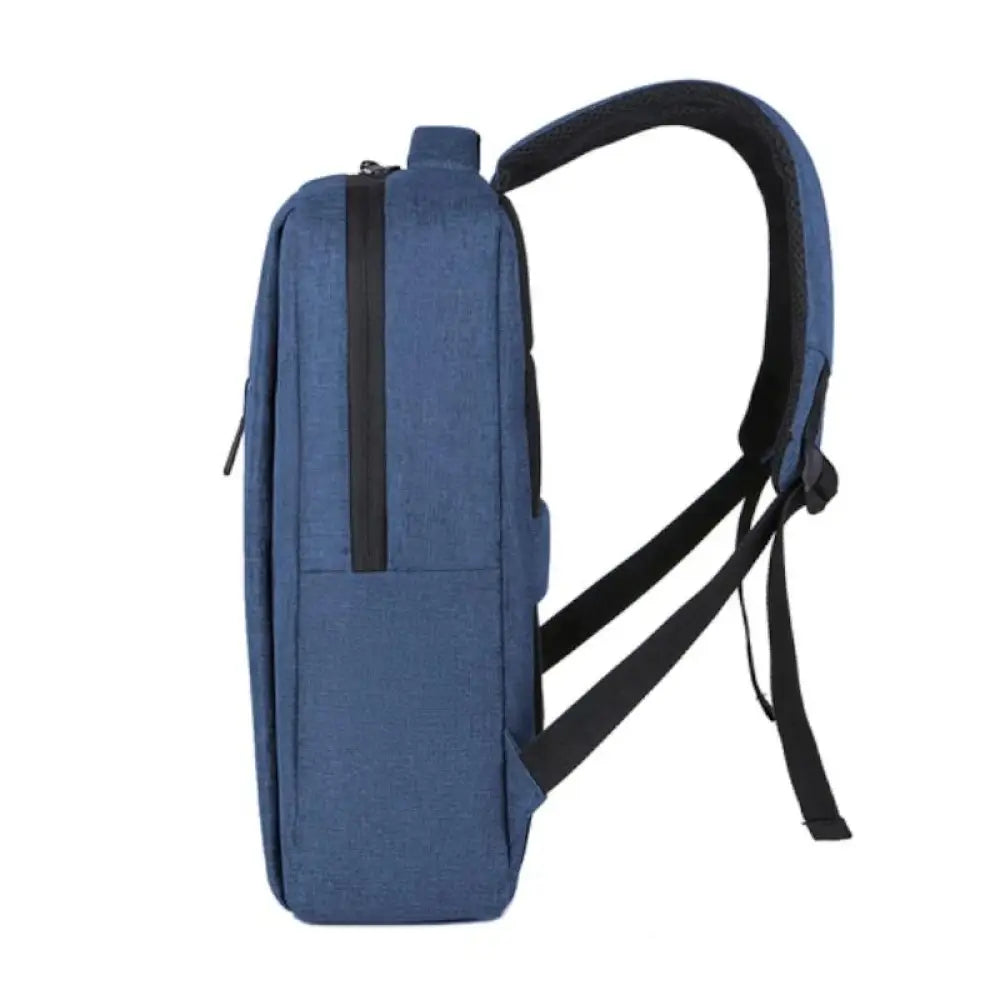 Mochila profesional azul Nilox para portátil de 15.6 pulgadas, con compartimentos y asas resistentes, en imagen.