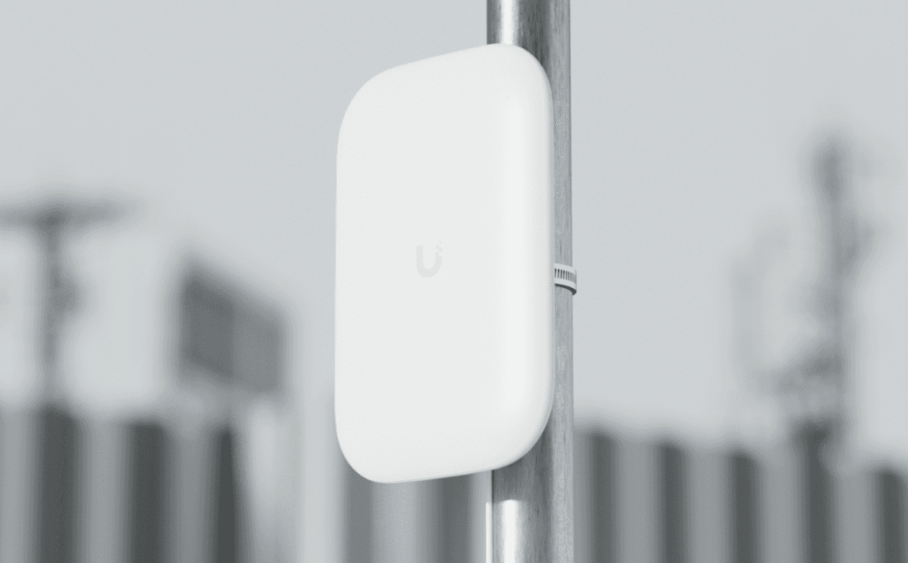 PANEL ANTENNA UBIQUITI PARA UK-ULTRA - detalle