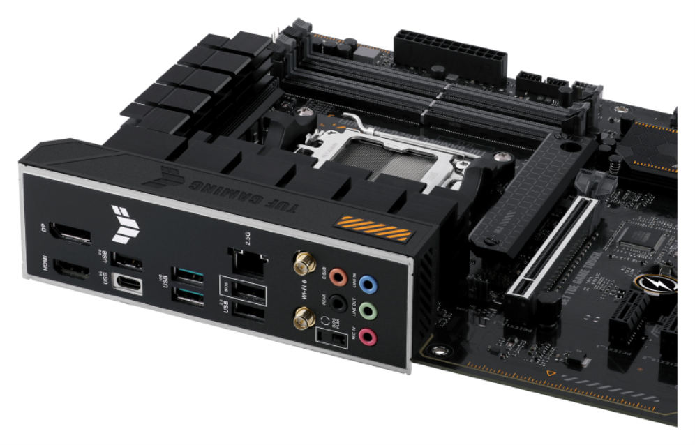 PLACA BASE ASUS TUF GAMING A620M-PRO WIFI AM5 MATX 4XDDR5 - detalle