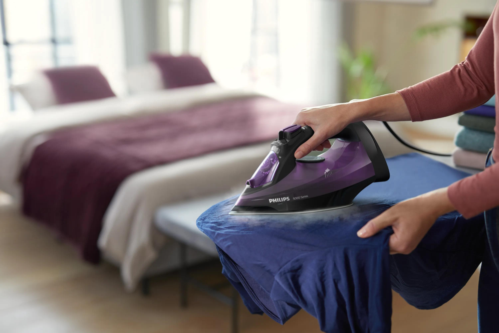 PLANCHA A VAPOR PHILIPS DST5030/80 2400W. - detalle