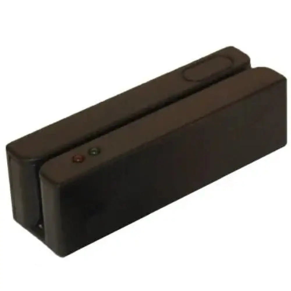 Lector de tarjetas magnéticas Posiberica de 3 pistas con conexión USB, muestra el dispositivo en uso sobre una mesa.